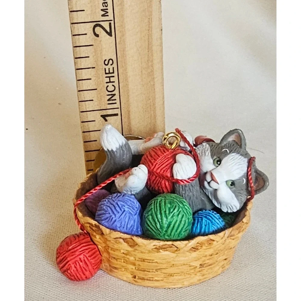 Hallmark Keepsake Ornament 2010 OS Multi Kitten in Yarn Basket Figurine